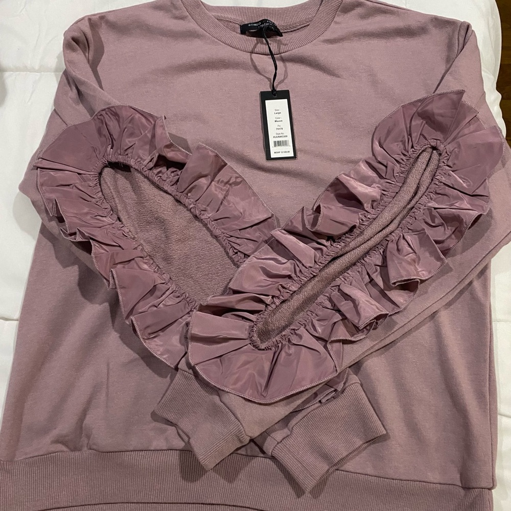 🌺Romeo and Juliet Couture sweatshirt🌺